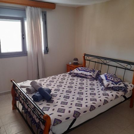 Dominikis Appartment Néa Péramos Екстериор снимка