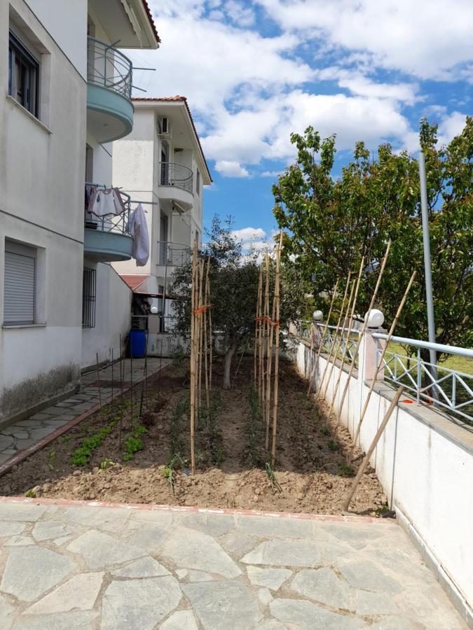 Dominikis Appartment Néa Péramos Екстериор снимка