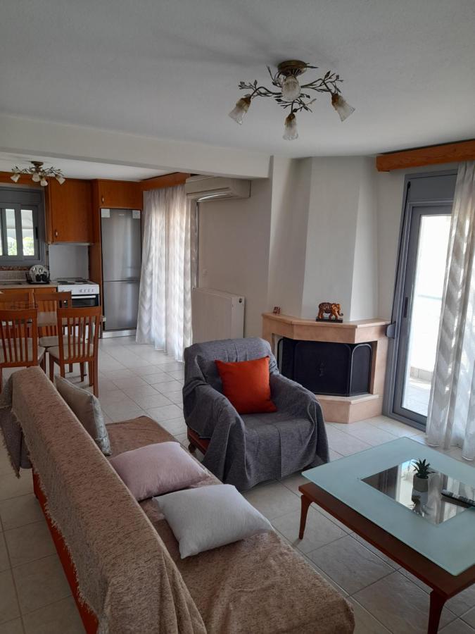 Dominikis Appartment Néa Péramos Екстериор снимка