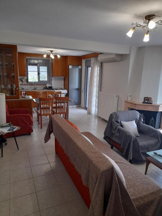 Dominikis Appartment Néa Péramos Екстериор снимка