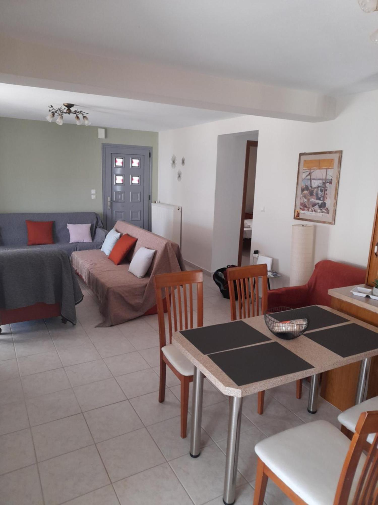 Dominikis Appartment Néa Péramos Екстериор снимка